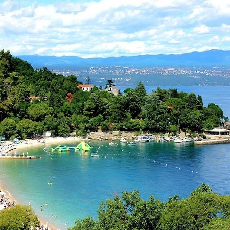 Apartments And Rooms By The Sea Medveja, Opatija - 2305 Lovran Buitenkant foto