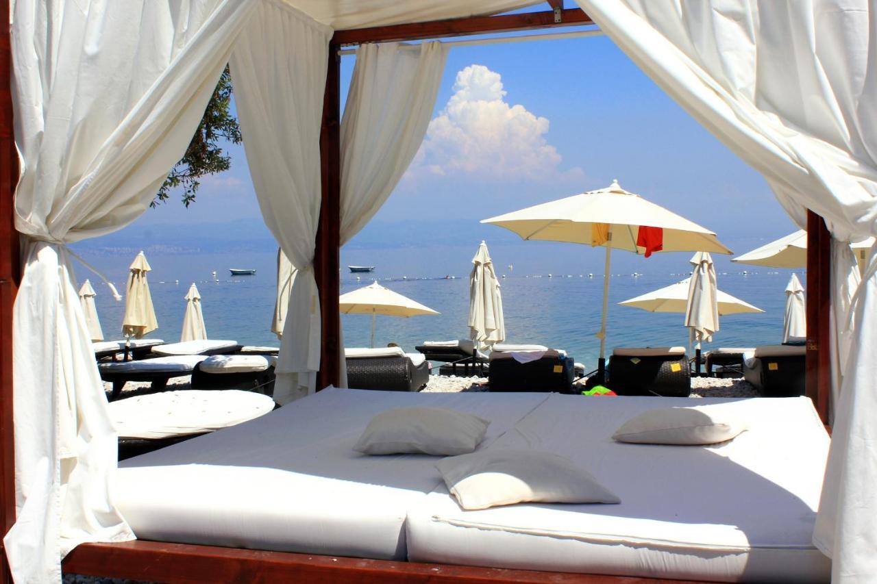 Apartments And Rooms By The Sea Medveja, Opatija - 2305 Lovran Buitenkant foto
