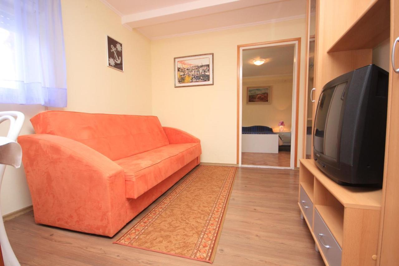 Apartments And Rooms By The Sea Medveja, Opatija - 2305 Lovran Buitenkant foto
