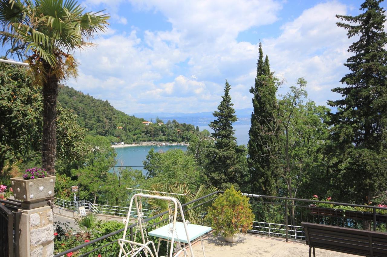 Apartments And Rooms By The Sea Medveja, Opatija - 2305 Lovran Buitenkant foto