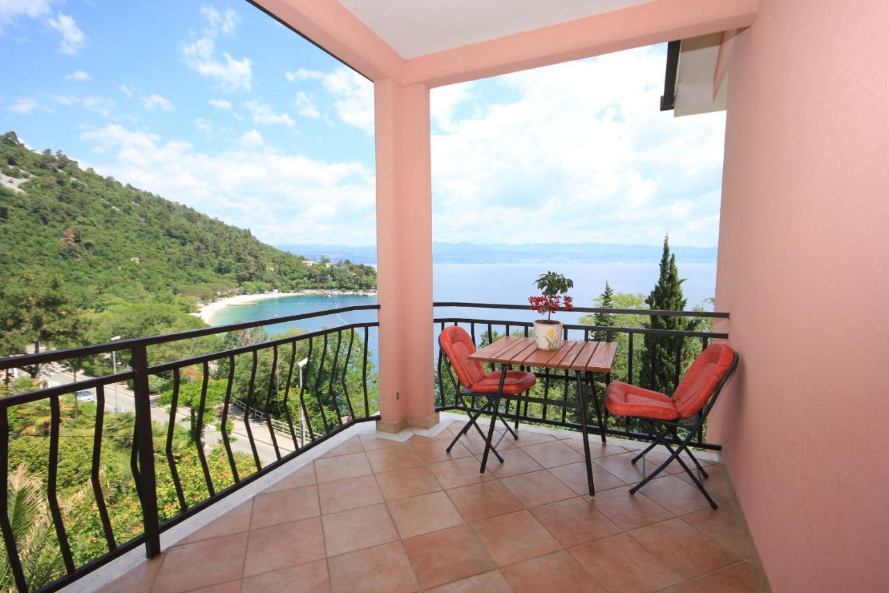 Apartments And Rooms By The Sea Medveja, Opatija - 2305 Lovran Buitenkant foto